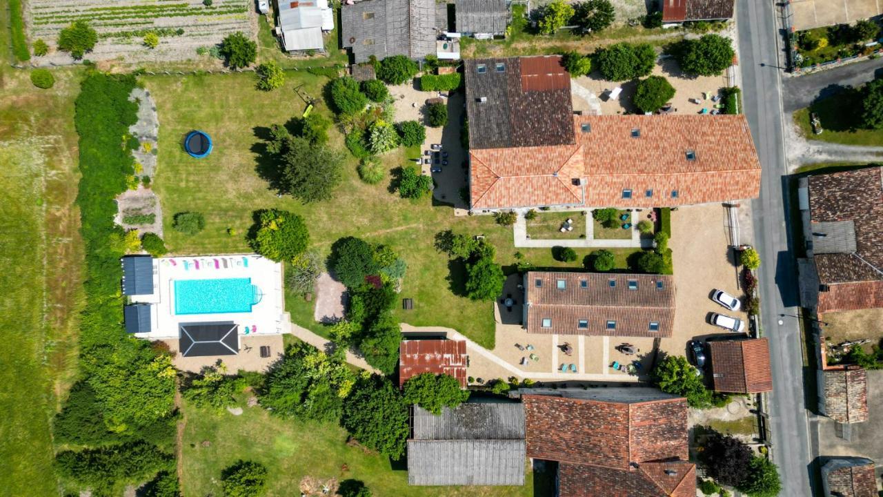Les Gites Du Vigneron Et Cd'H Saint-Seurin-de-Palenne Dış mekan fotoğraf