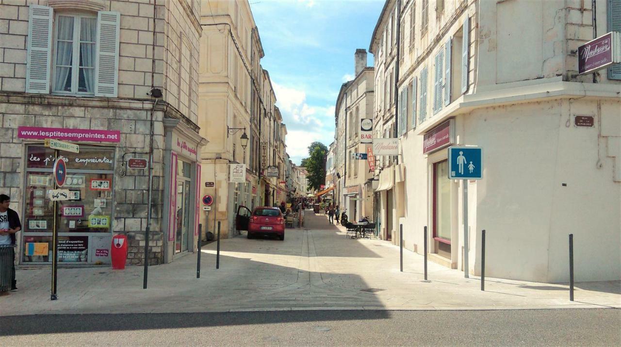 Les Gites Du Vigneron Et Cd'H Saint-Seurin-de-Palenne Dış mekan fotoğraf