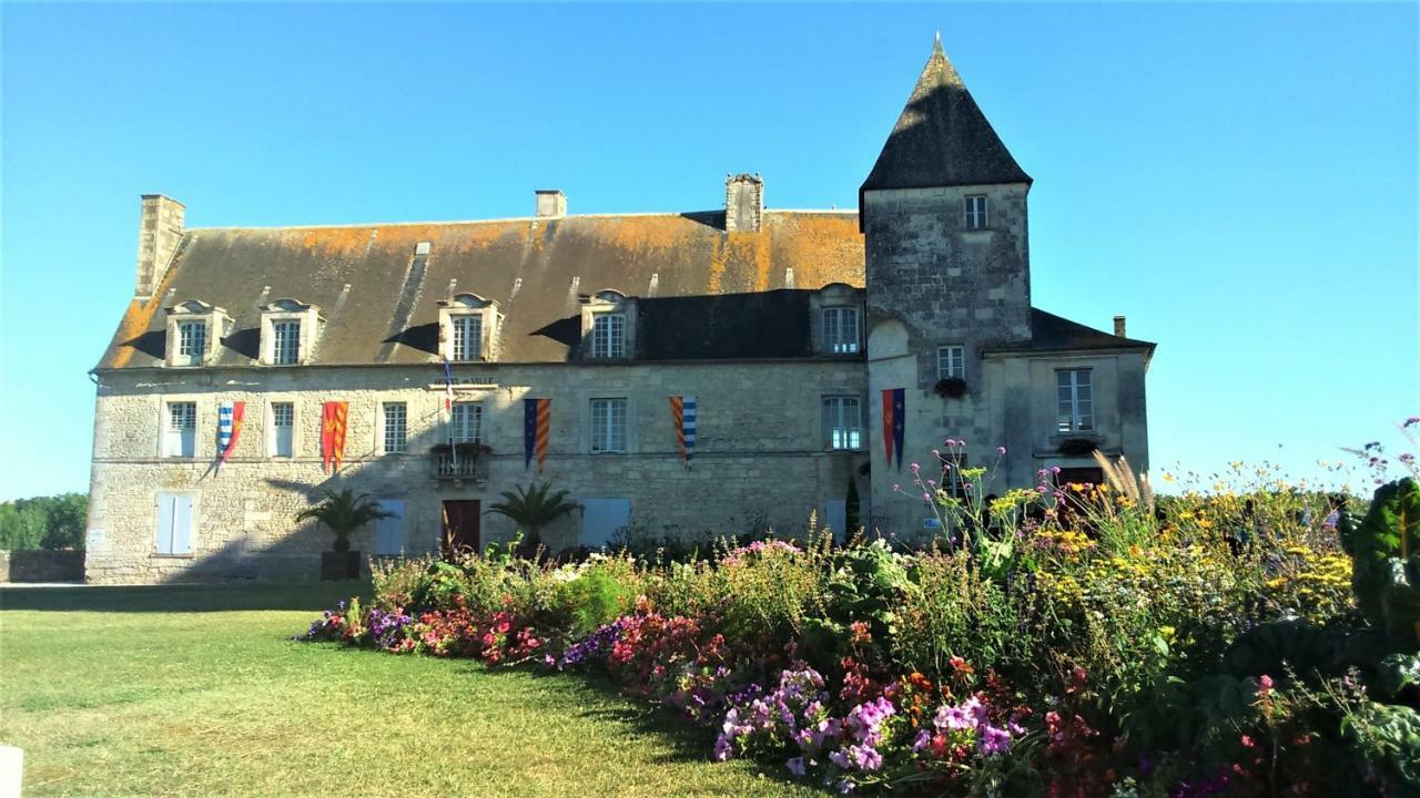 Les Gites Du Vigneron Et Cd'H Saint-Seurin-de-Palenne Dış mekan fotoğraf