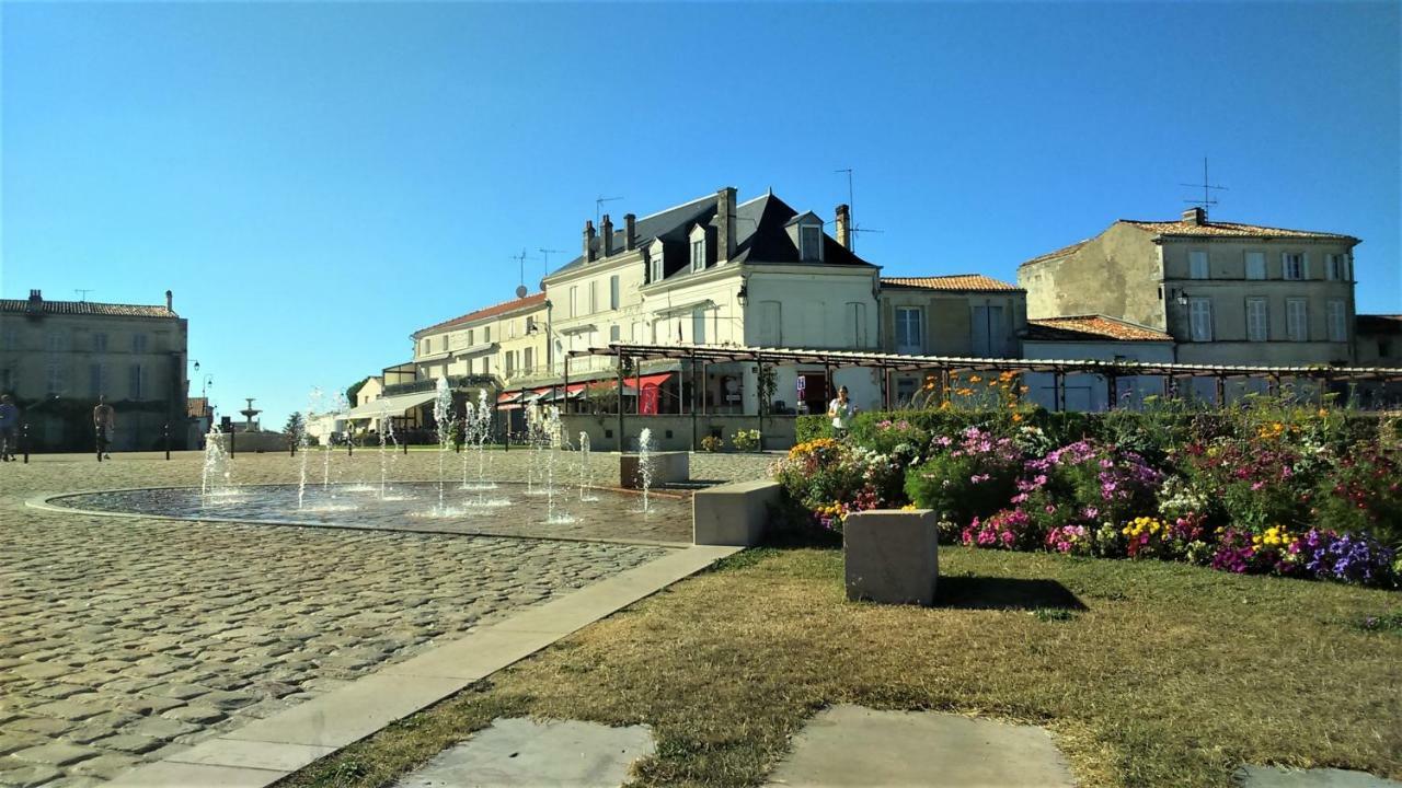 Les Gites Du Vigneron Et Cd'H Saint-Seurin-de-Palenne Dış mekan fotoğraf