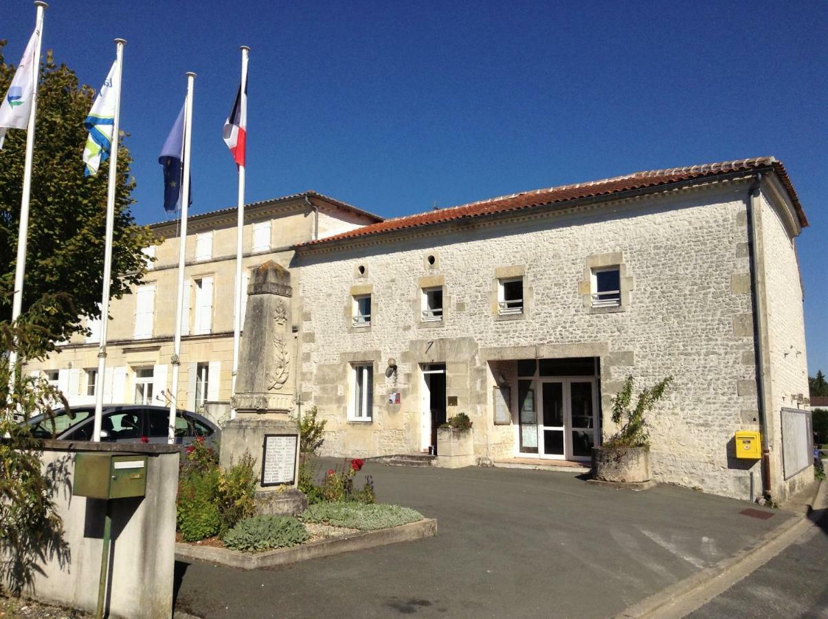 Les Gites Du Vigneron Et Cd'H Saint-Seurin-de-Palenne Dış mekan fotoğraf